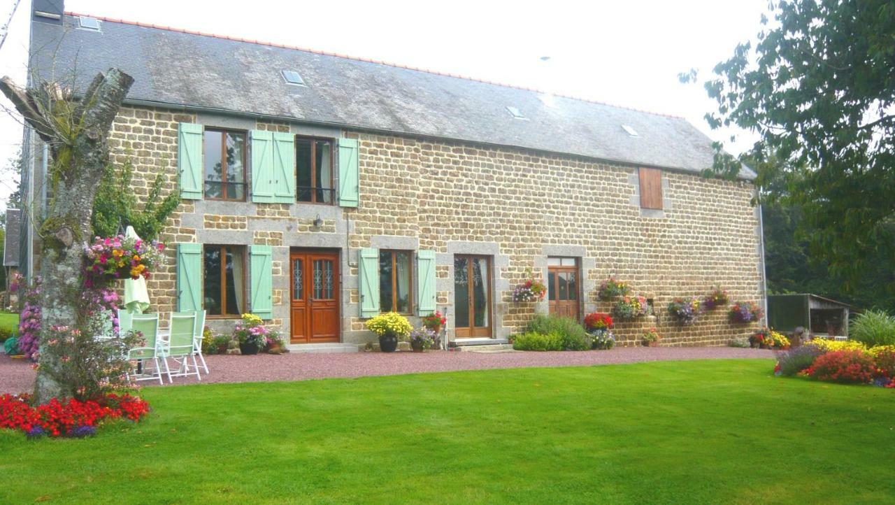 Le Rocher B&B Yvrandes Esterno foto