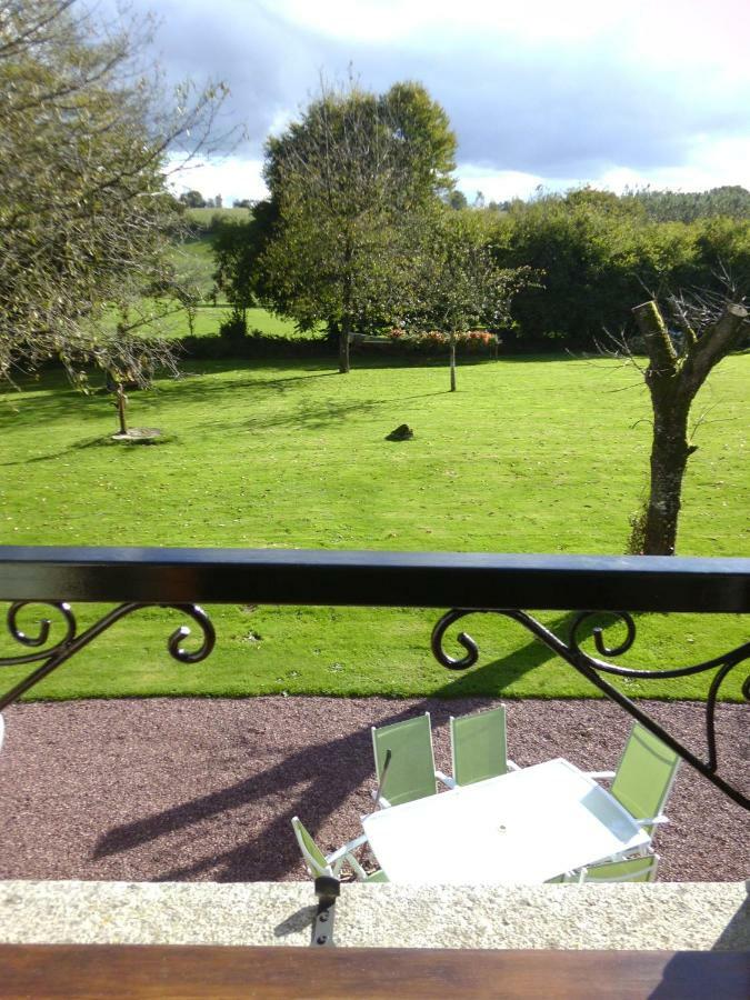 Le Rocher B&B Yvrandes Esterno foto