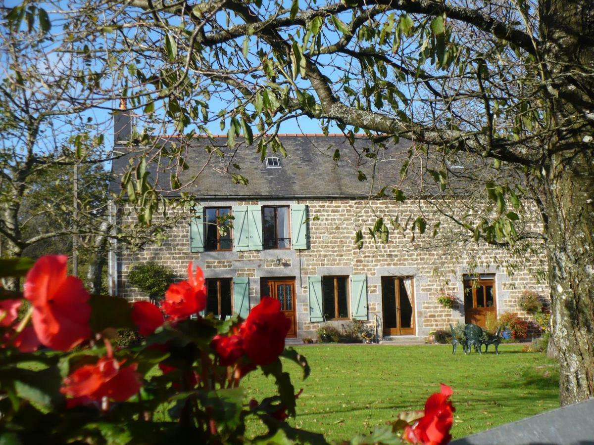 Le Rocher B&B Yvrandes Esterno foto