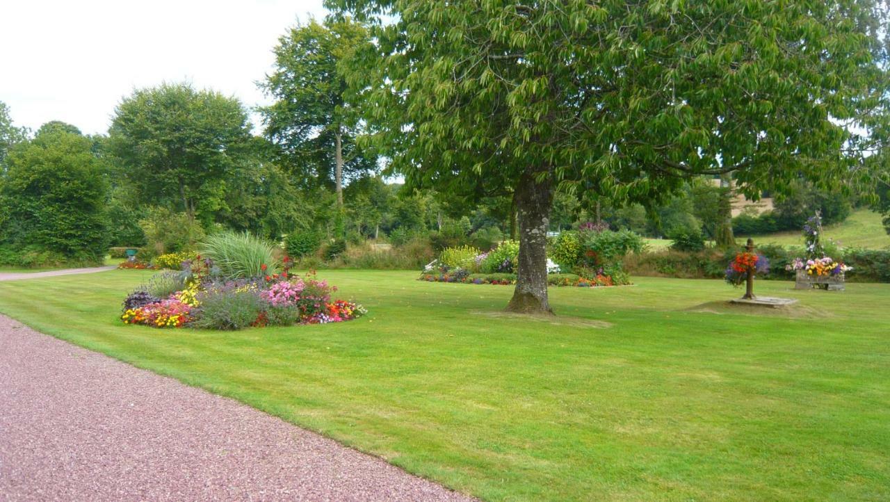 Le Rocher B&B Yvrandes Esterno foto