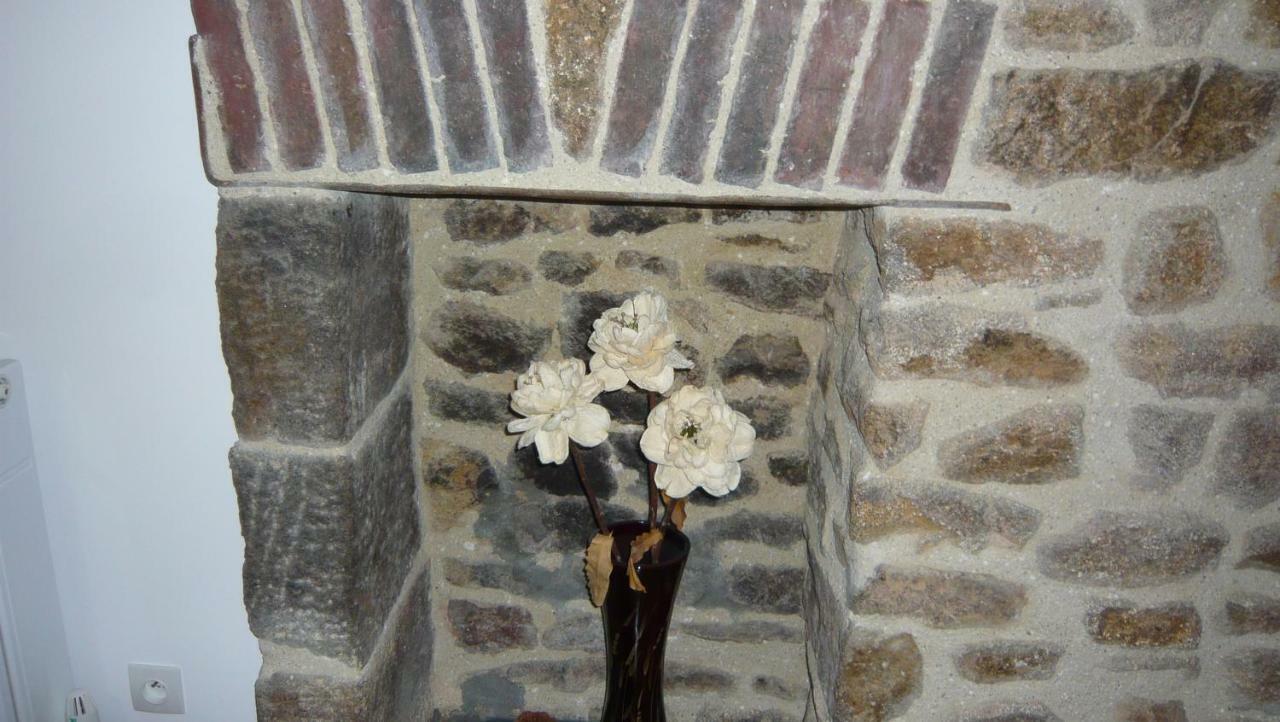 Le Rocher B&B Yvrandes Esterno foto