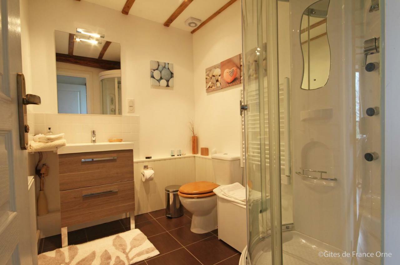 Le Rocher B&B Yvrandes Esterno foto