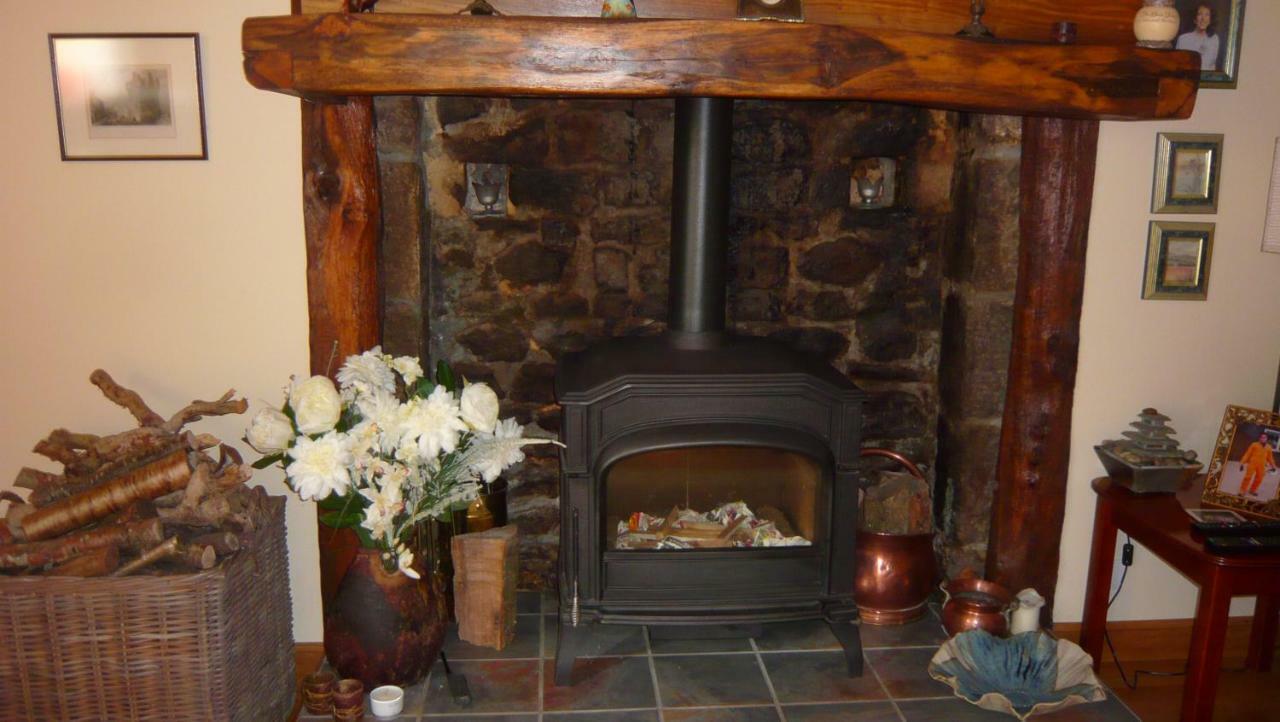 Le Rocher B&B Yvrandes Esterno foto